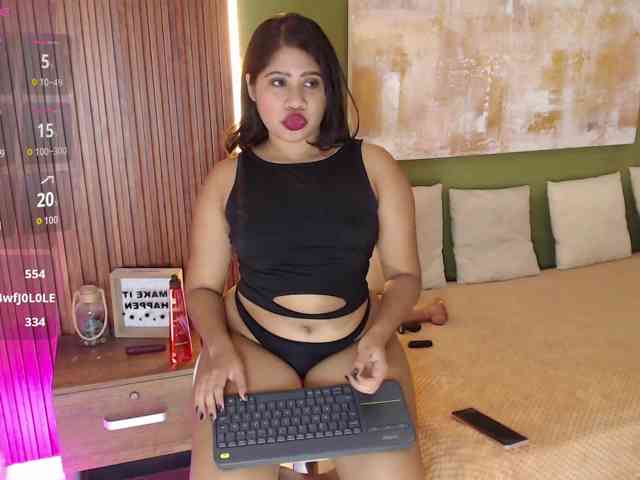 LadyAmbar webcam