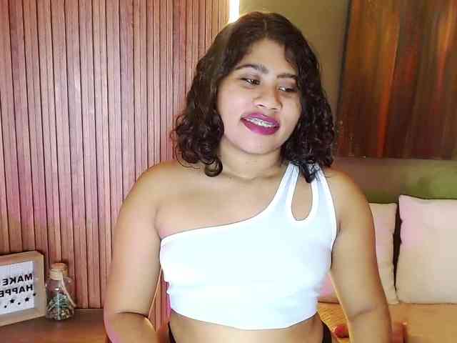 LadyAmbar webcam