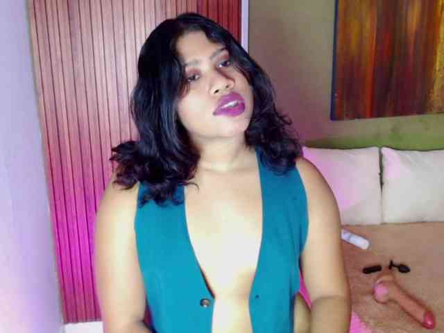 LadyAmbar webcam
