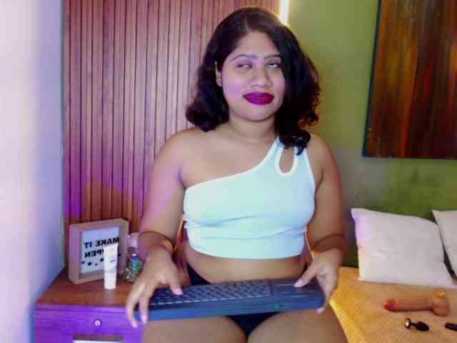 LadyAmbar Live Webcam on BongaCams