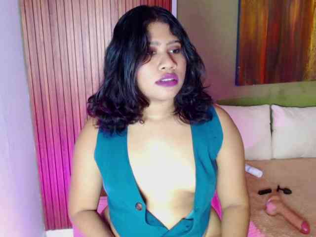 LadyAmbar webcam