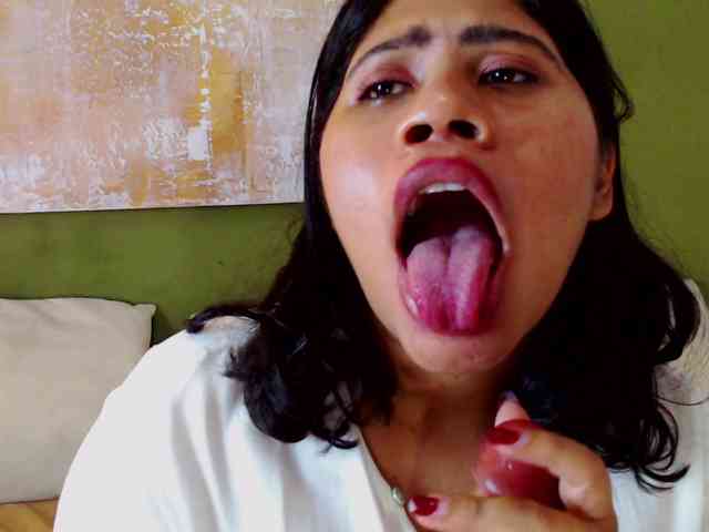 LadyAmbar webcam