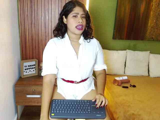 LadyAmbar webcam