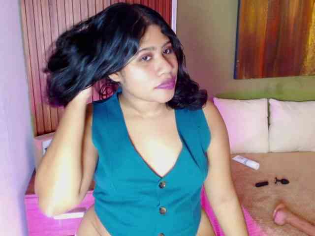 LadyAmbar webcam