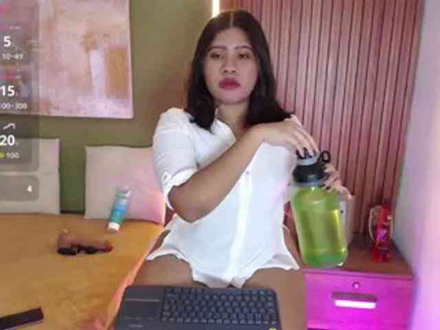 LadyAmbar webcam