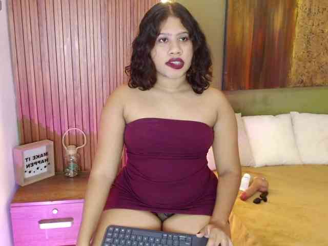 LadyAmbar webcam