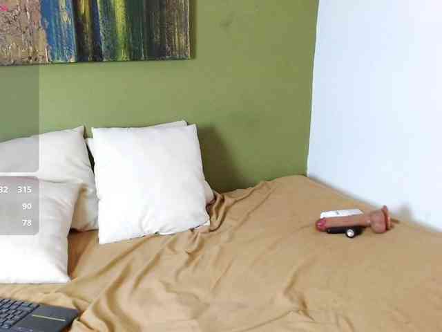 LadyAmbar webcam