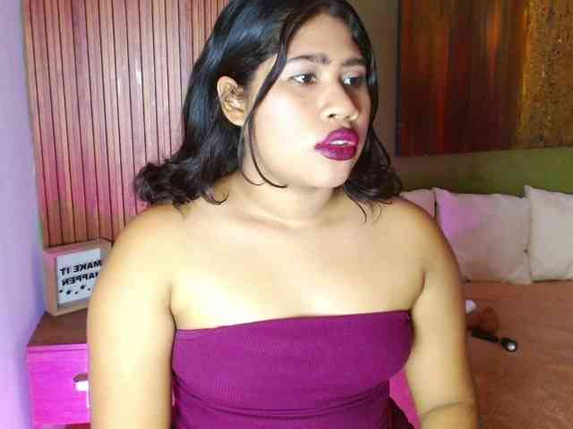 LadyAmbar webcam