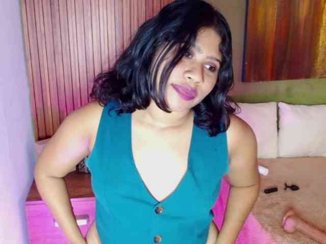 LadyAmbar webcam
