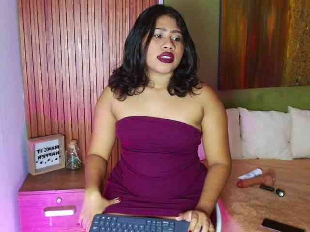 LadyAmbar webcam