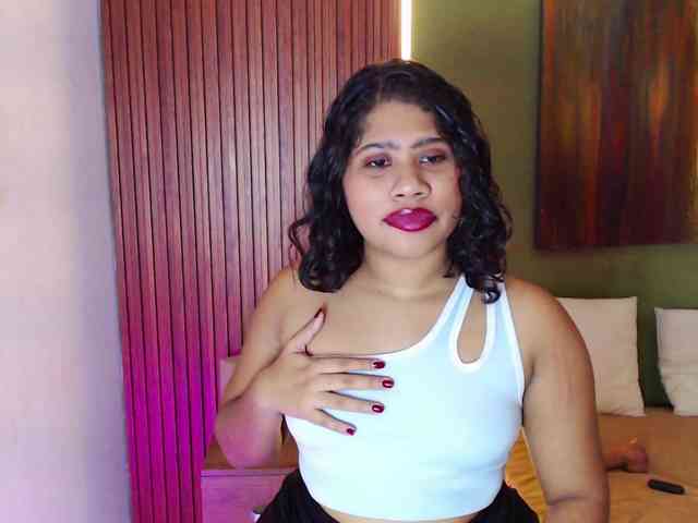 LadyAmbar webcam