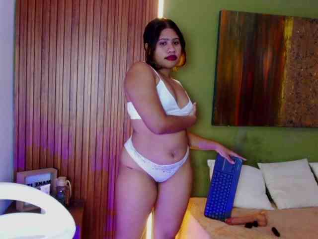 LadyAmbar Live Webcam on BongaCams