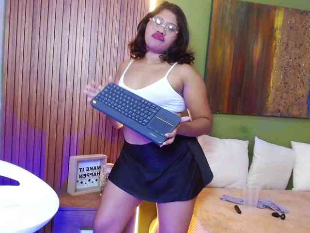 LadyAmbar webcam
