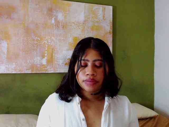 LadyAmbar webcam