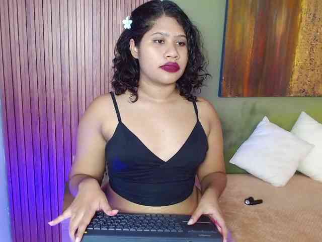 LadyAmbar webcam