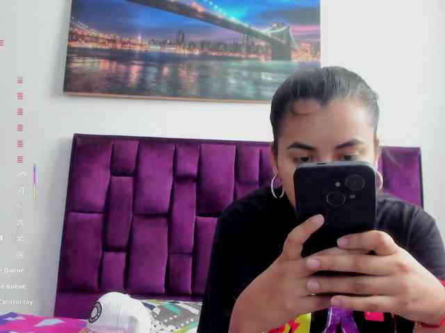 CuteeHornyy webcam