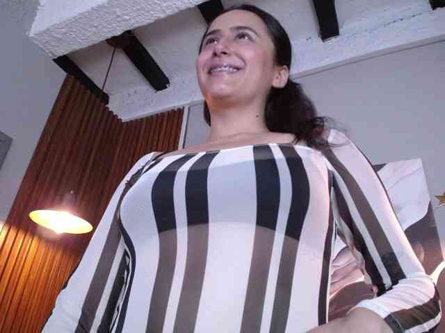 EvaLoveSaliva webcam