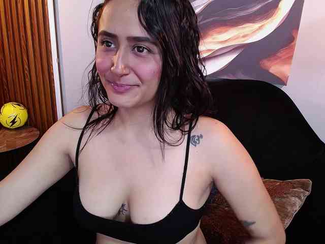 EvaLoveSaliva webcam