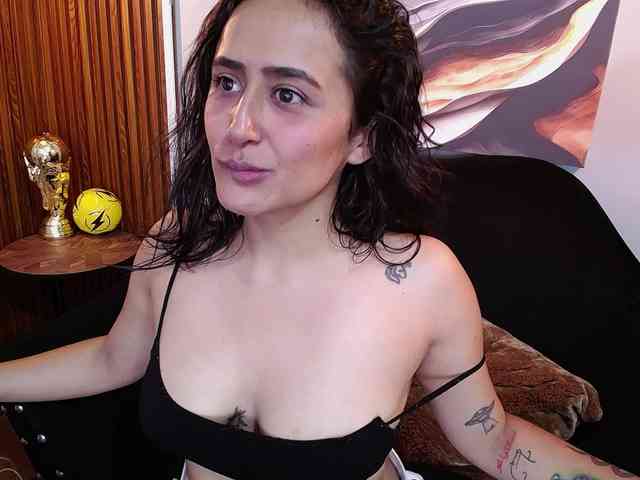EvaLoveSaliva webcam