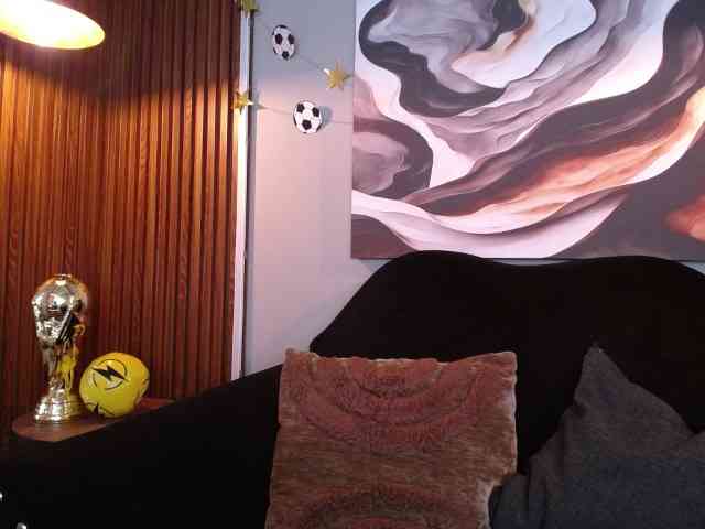 EvaLoveSaliva webcam