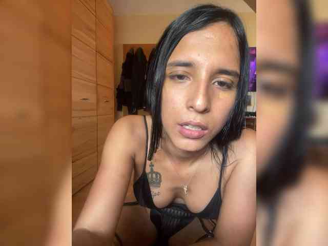 FERNANDASEXY24 webcam