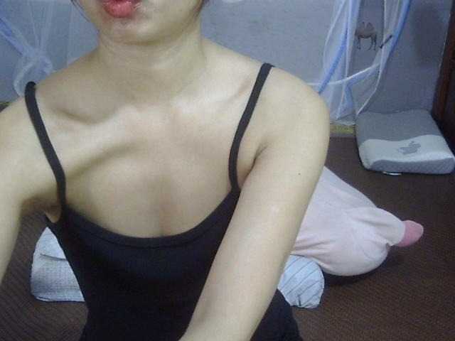 cherrysexy live cam on BongaCams