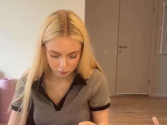 Sex chat gratuit in direct cu VivianaHandrick pe BongaCams