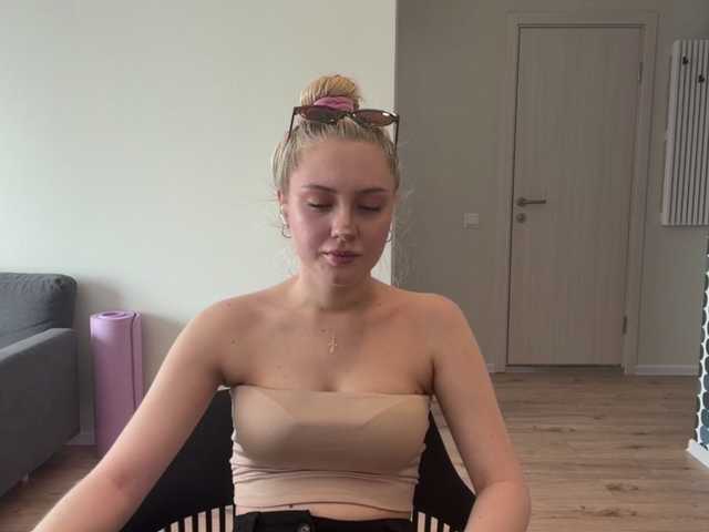 VivianaHandrick live webcam show