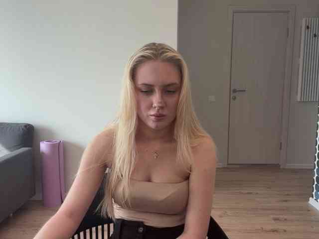 Vivianahandrick's live stream