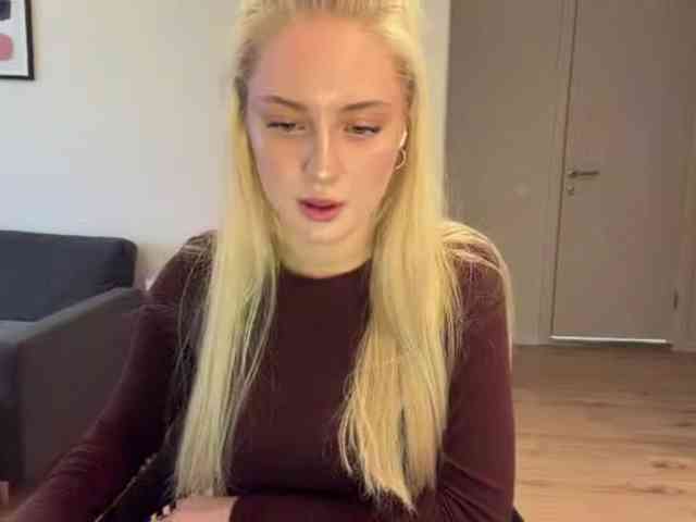 Modèle: VivianaHandrick