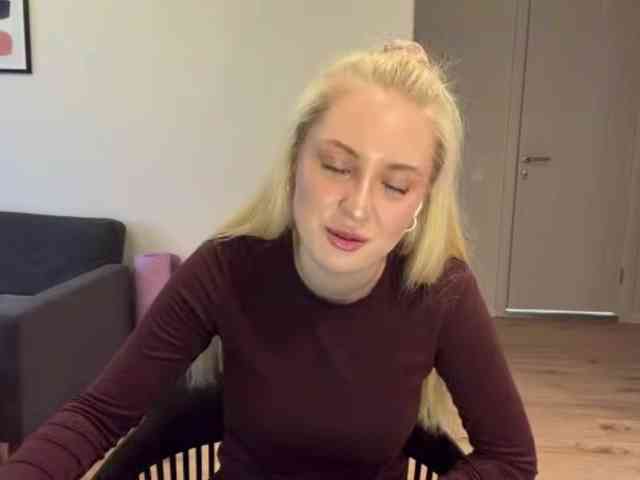Modèle: VivianaHandrick
