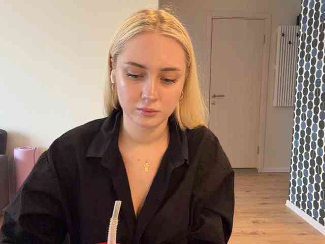 Modèle: VivianaHandrick