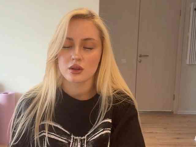 Modèle: VivianaHandrick