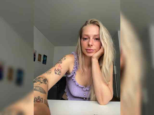 LolaCutiex webcam