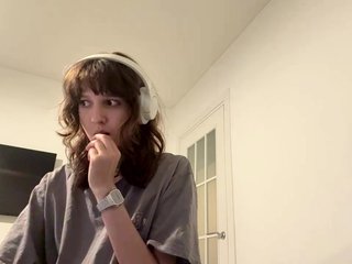 SunniCunningan Porn Show