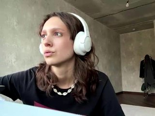 SunniCunningan Porn Show