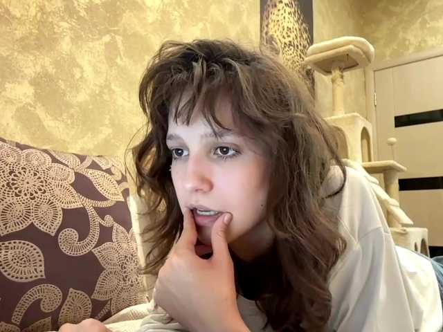 le modèle SunniCunningan est en webcam porno dans un show sur le site bongacams, il possède les tags suivants: White/Caucasian,Brunette,Shaved