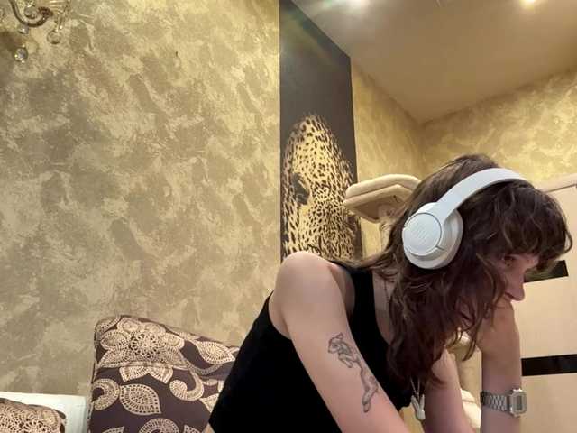 SunniCunningan live cam on BongaCams
