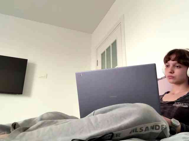 SunniCunningan webcam