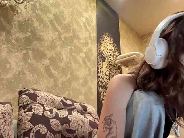 SunniCunningan webcam