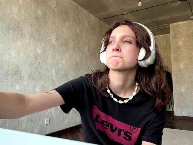 SunniCunningan webcam