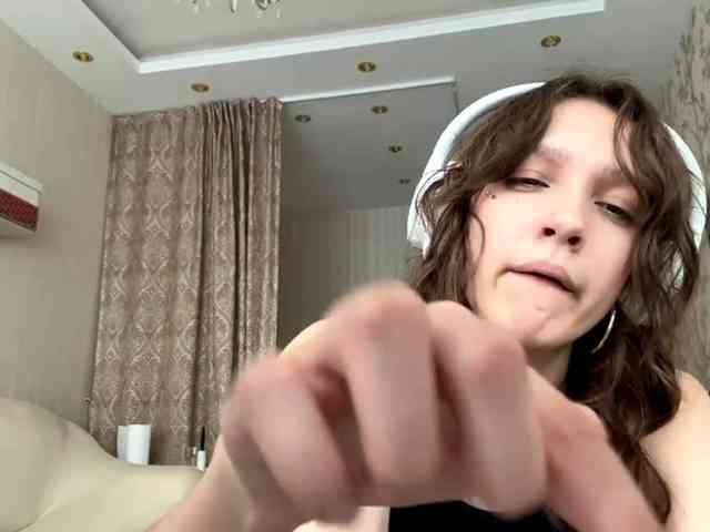 SunniCunningan webcam