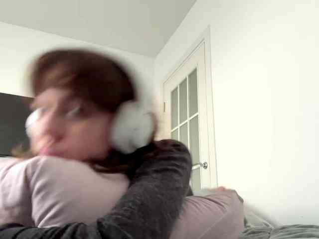 SunniCunningan webcam