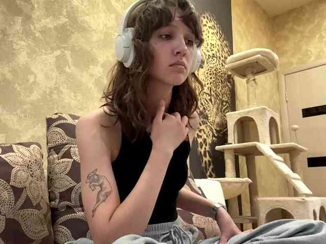 SunniCunningan webcam
