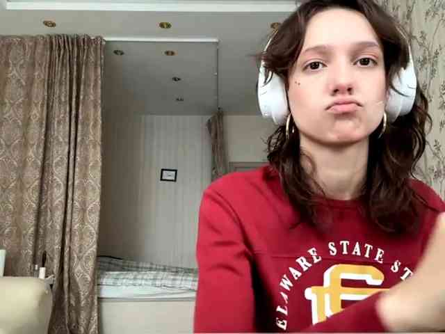 SunniCunningan webcam
