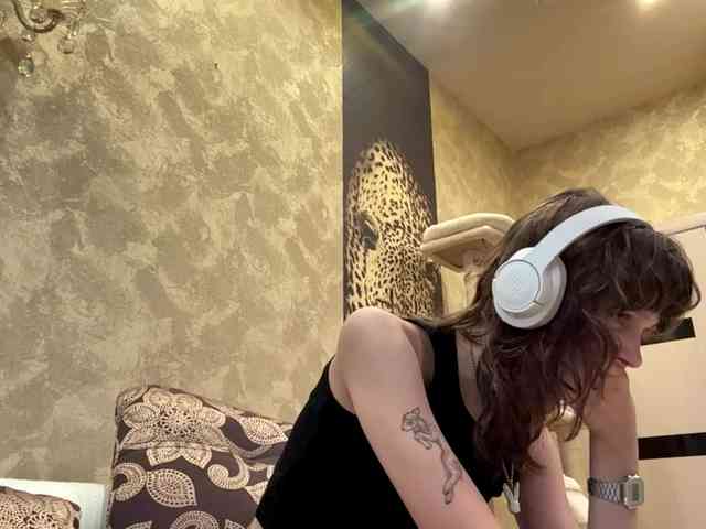 SunniCunningan webcam