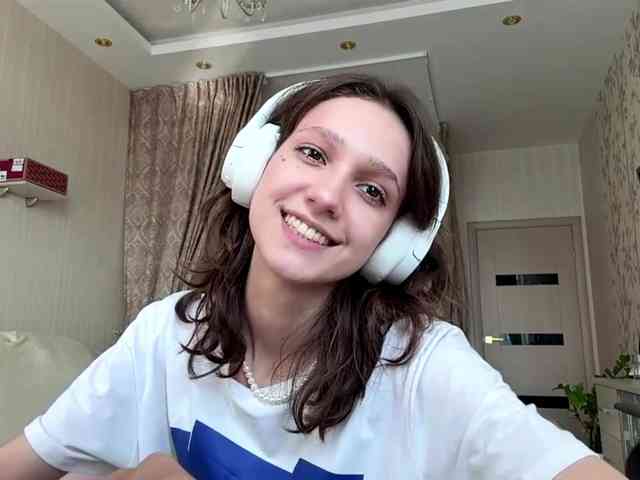 SunniCunningan webcam