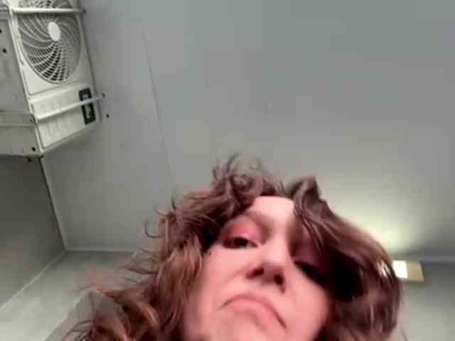 SunniCunningan webcam