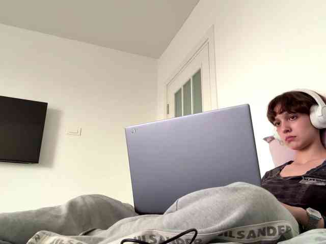 SunniCunningan webcam