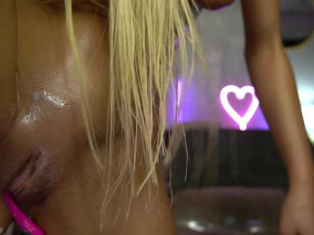 DezireeDoly live cam on BongaCams